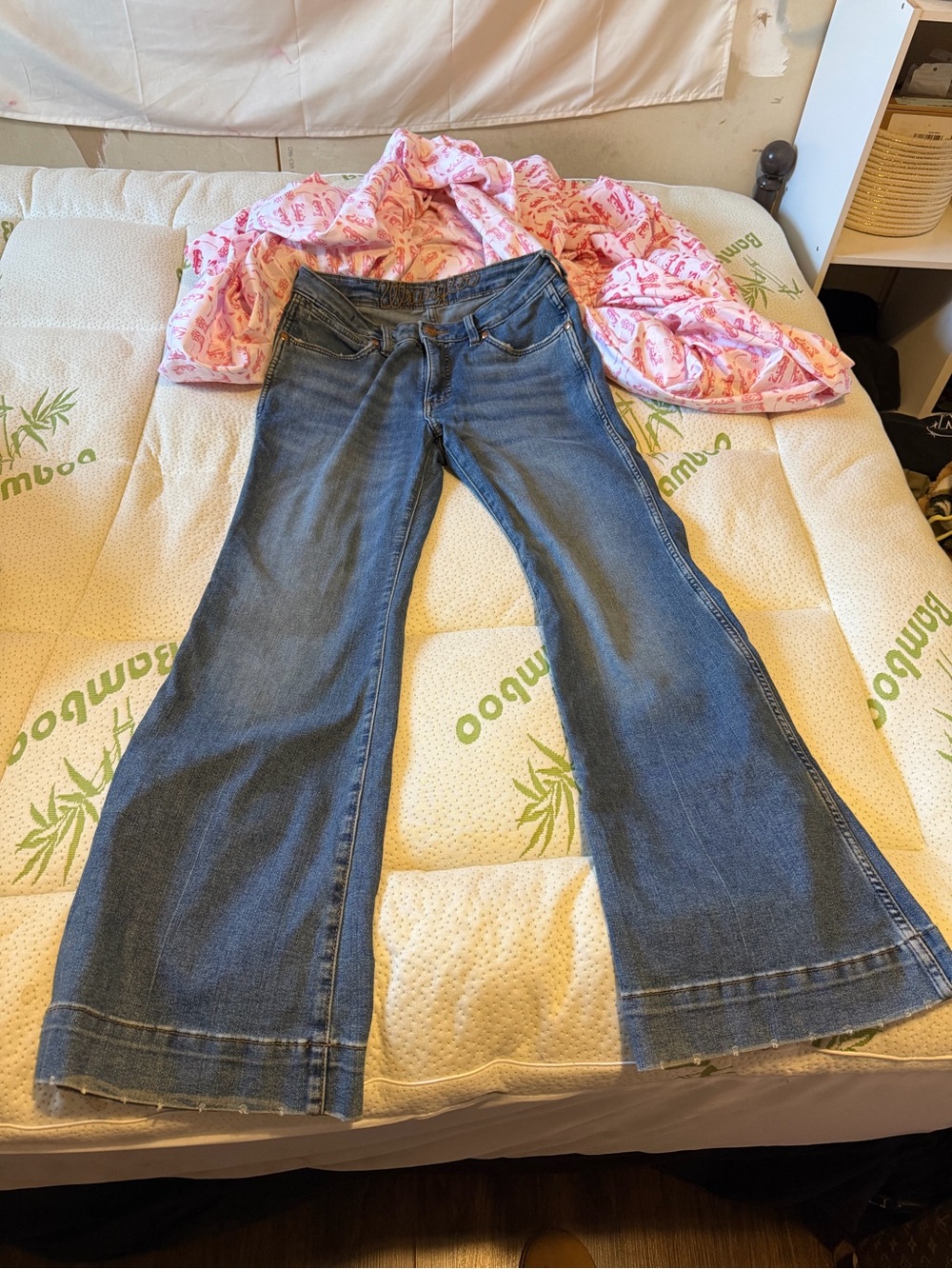 Women’s Blue Flared wrangler Jeans